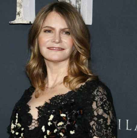 Jennifer Jason Leigh Net Worth 2023: Age, Bio, Career, Education & More