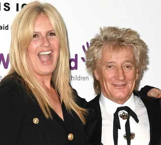 Penny Lancaster Net Worth 2023: Age, Bio, Career, Awards & More